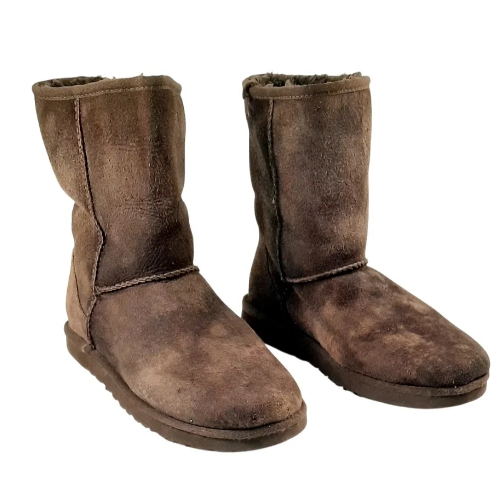 UGG Australia Low Calf Sheepskin Boots Dark Brown Women’s Size 8